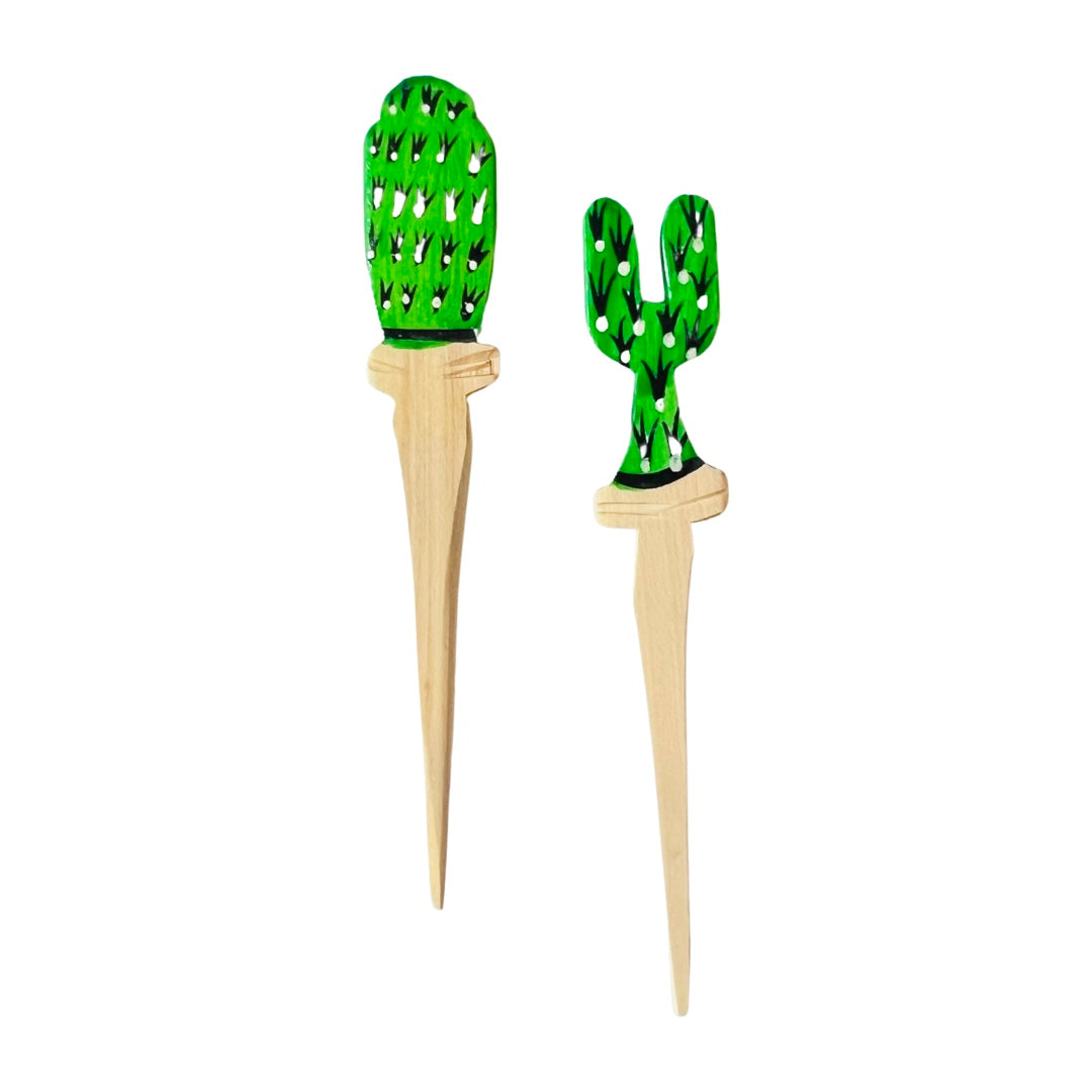 A pair of green cacti wooden toothpicks