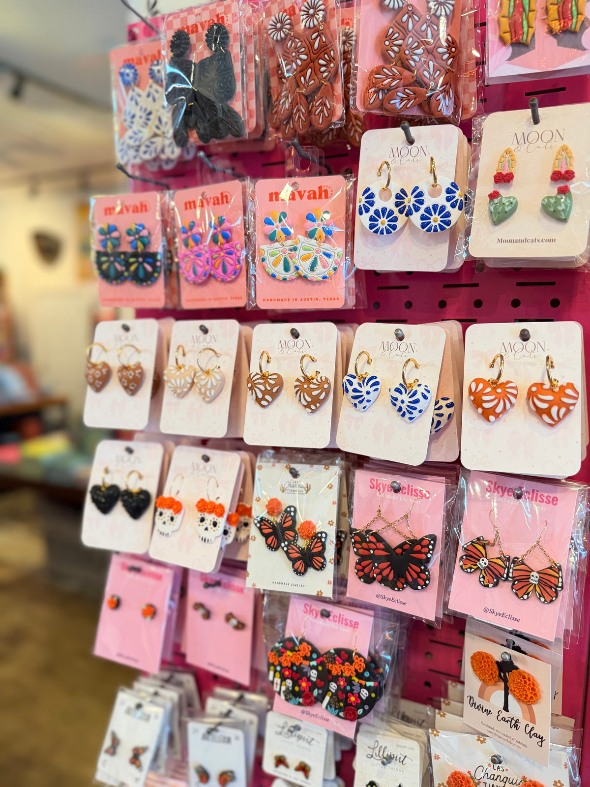 Earrings collection at Artelexia