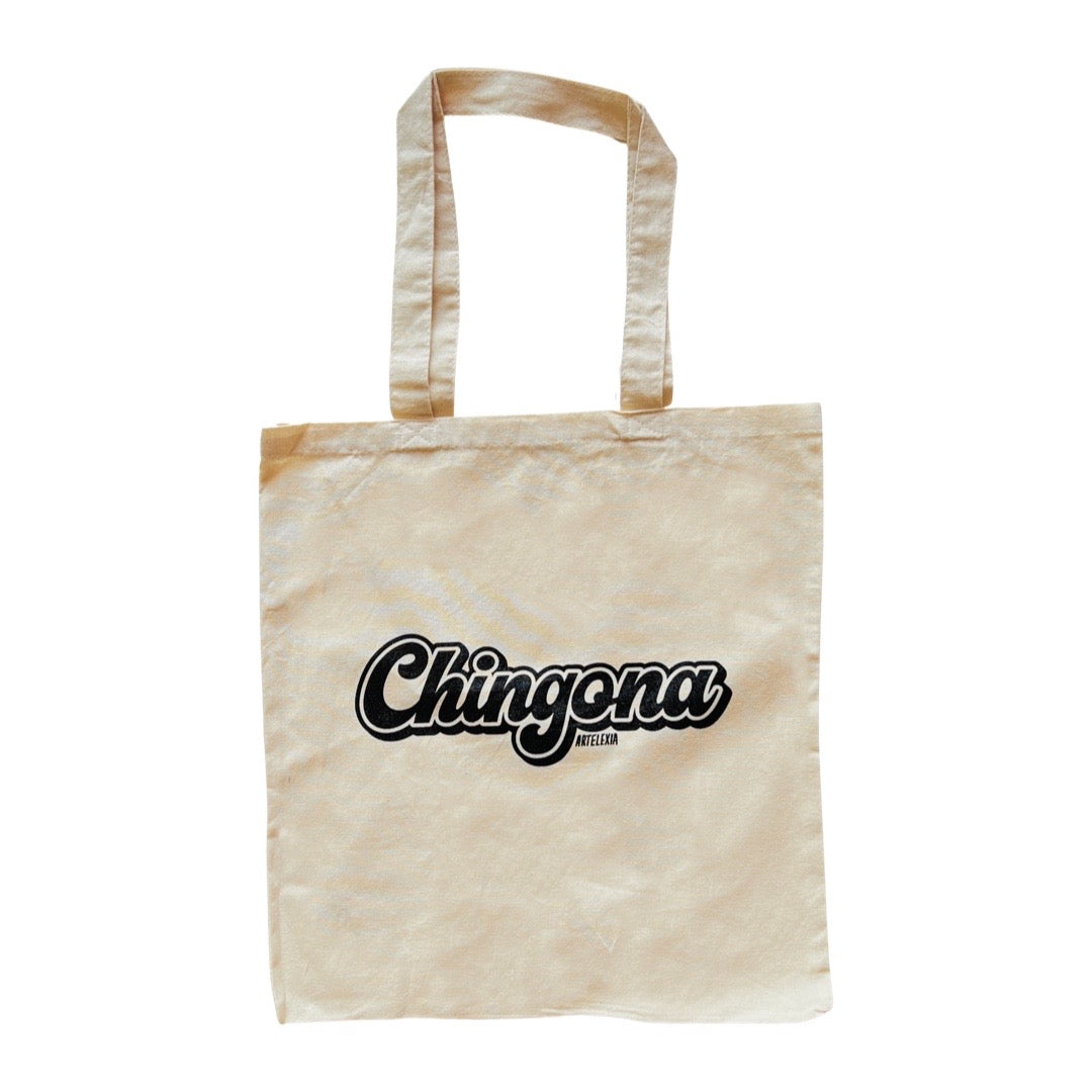 Natural tote bag with the phrase Chingona in black lettering