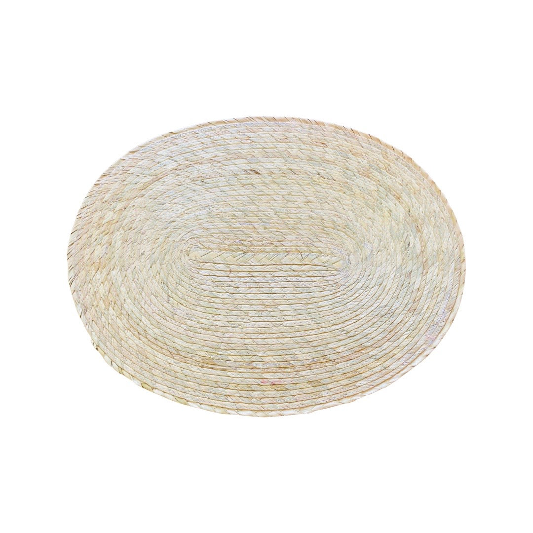 Mexican palma woven placemat (oval) in natural.